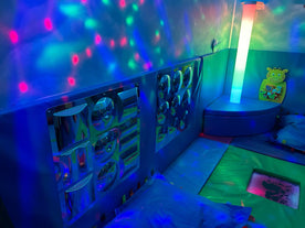 Calming sensory room with fibre optic lighting by Learning SPACE