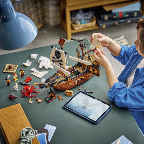 LEGO® Creator (31387) 3-In-1 Iconic Pirate Ship