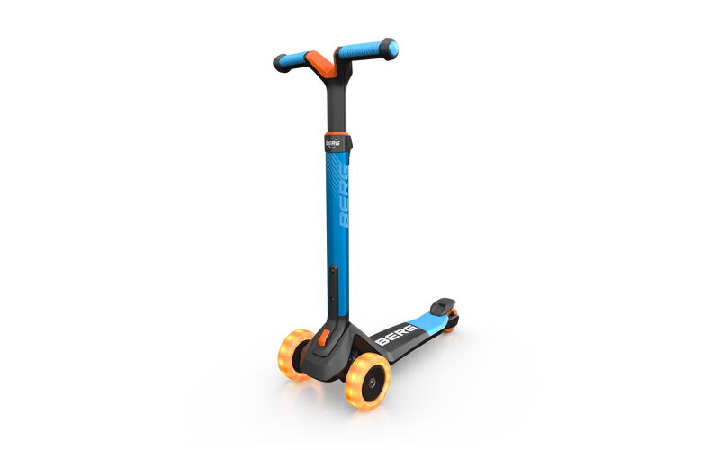 BERG Nexo Foldable Lights 3 Wheeled Scooter, Learning SPACE