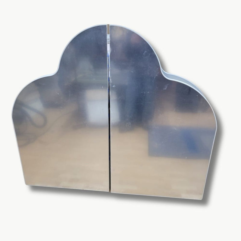 Corner Plinth with Mirrors and Floor Mats, Learning SPACE