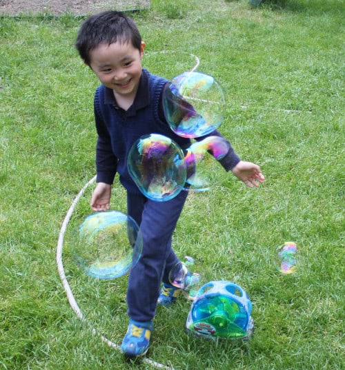 Gazillion Bubbles 2 Litre Solution, Learning SPACE
