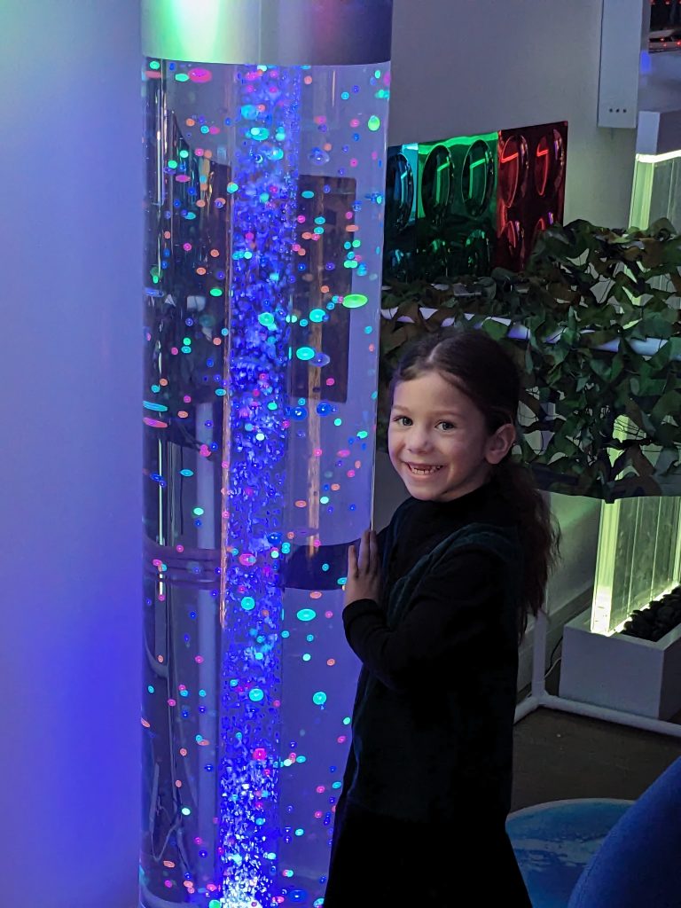 Lumina Extra Wide 1.5m Bubble Tube - With Floating Balls and Remote, Learning SPACE