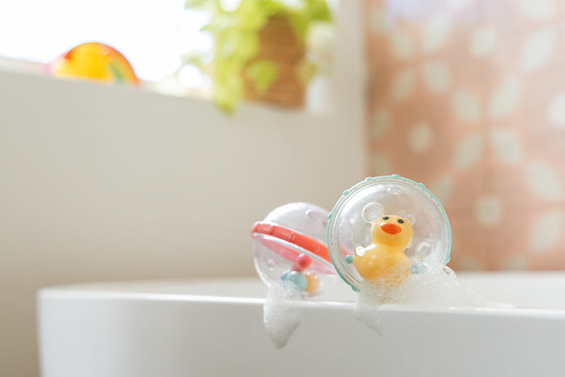 Munchkin Bath Float and Play Bubble Balls 2Pk, Learning SPACE