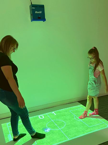 Omi Budii Interactive Projector with Bracket, Learning SPACE