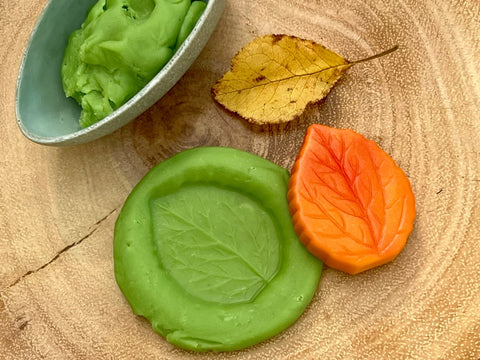 Sensory Play Stones – Leaves, Learning SPACE